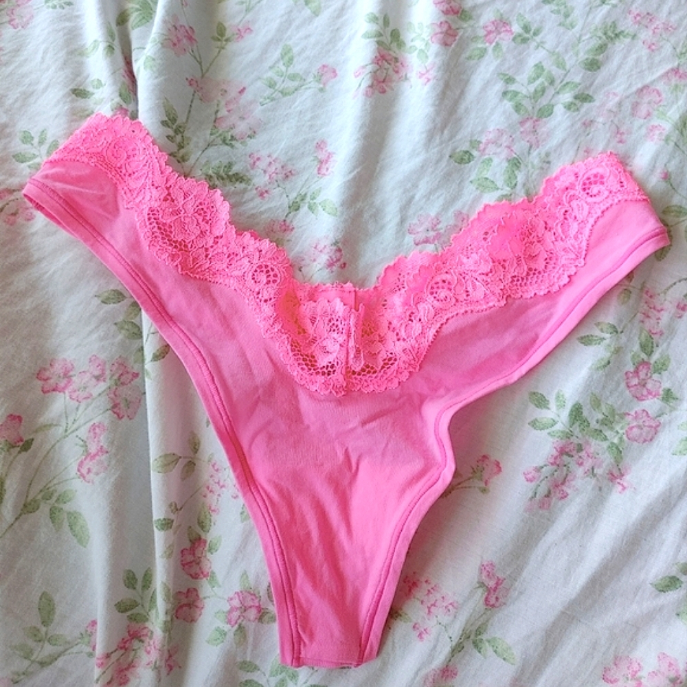 SKIMS Fits Everybody Lace Dipped Thong